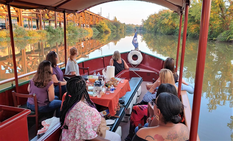 Cruising the Canal