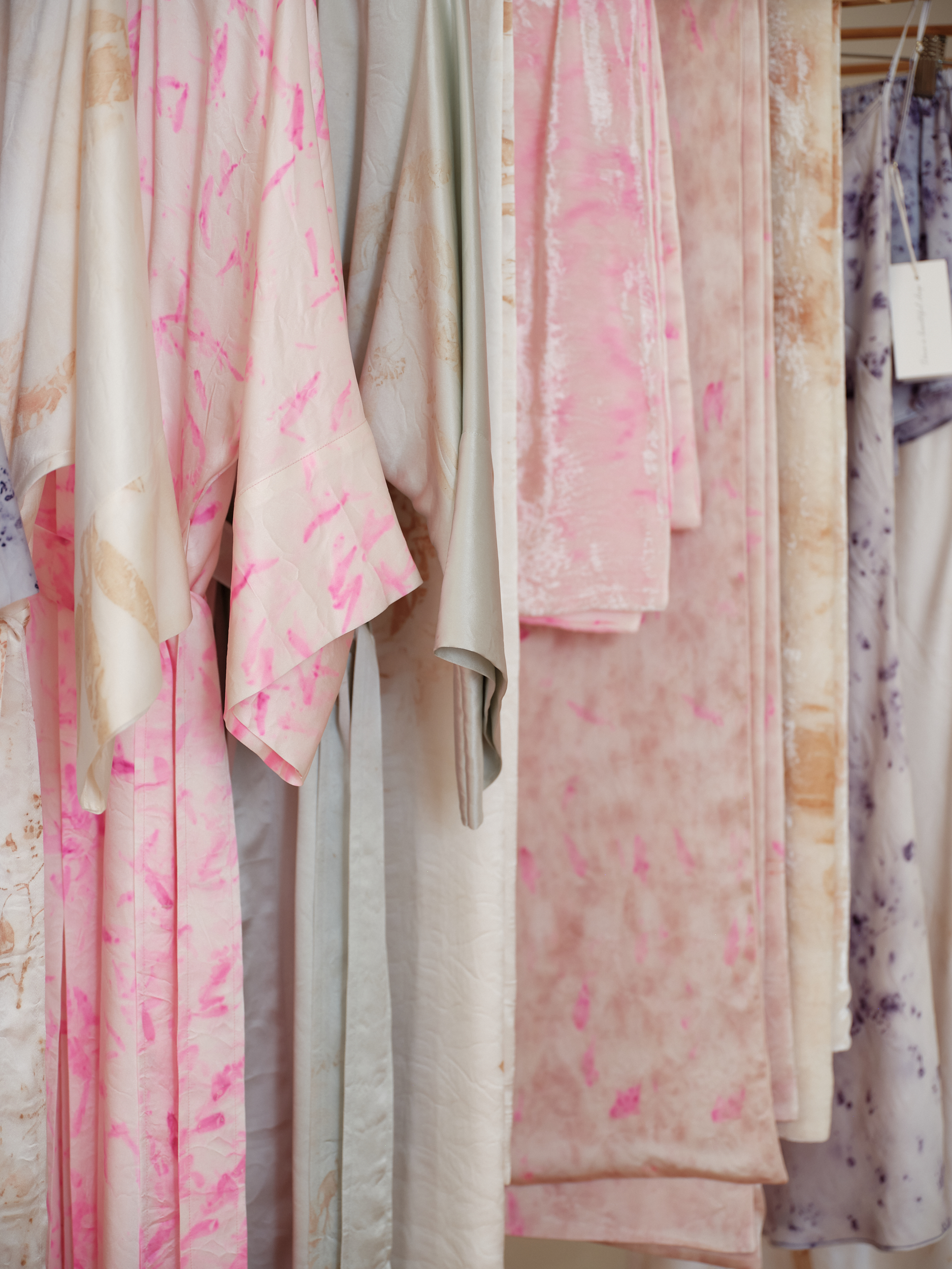 Elizabeth Few’s silk botanicals elevate elegance