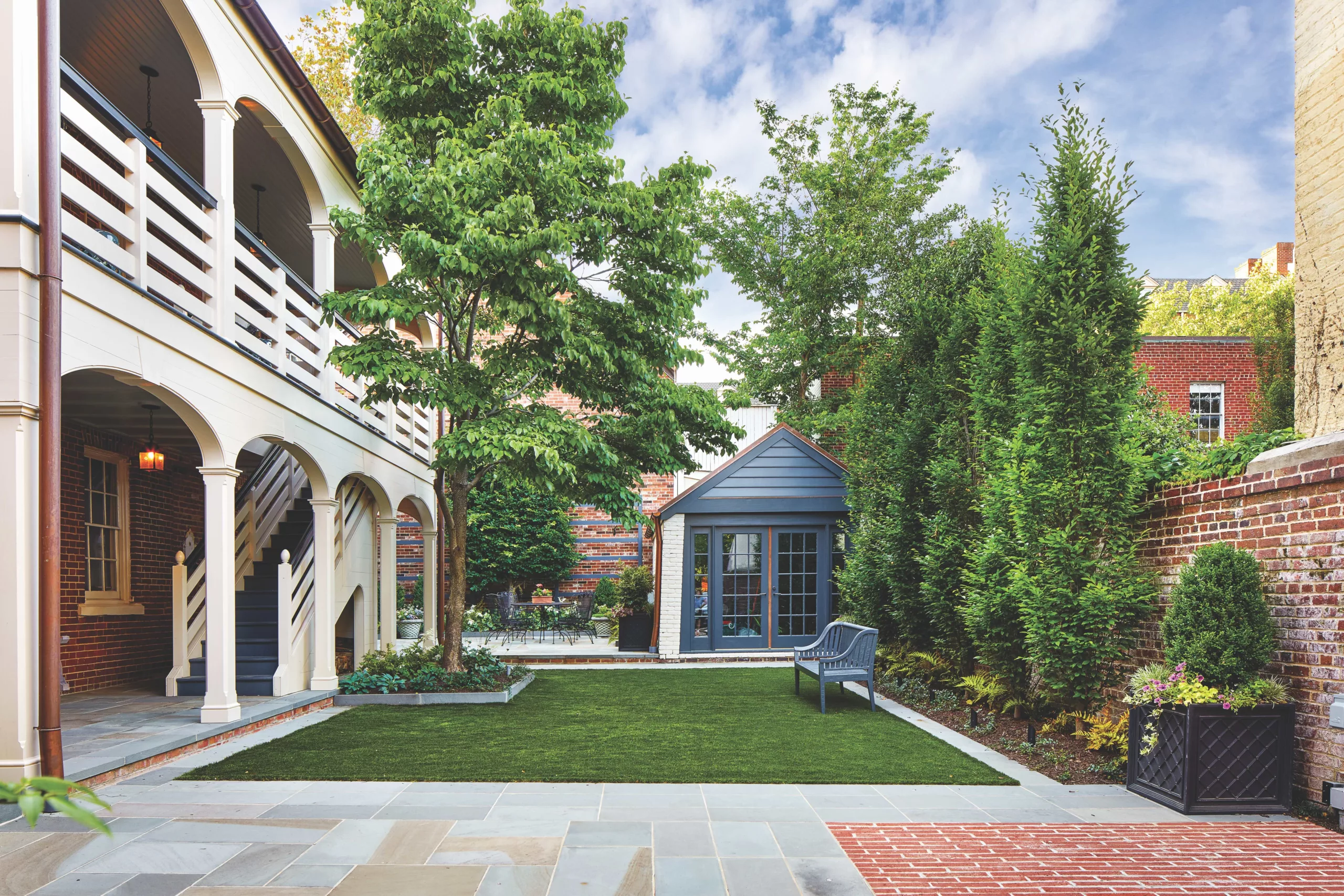 Alexandria Home Brings “Viewing Garden” Trend to Virginia